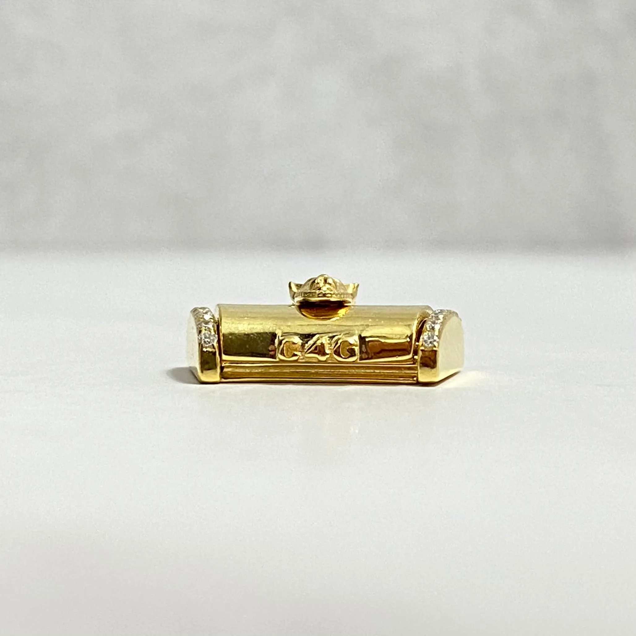 14K Yellow Gold Diamond On The Size Sleek Lock With Panther / 3gr / 9mm / 0.6in
